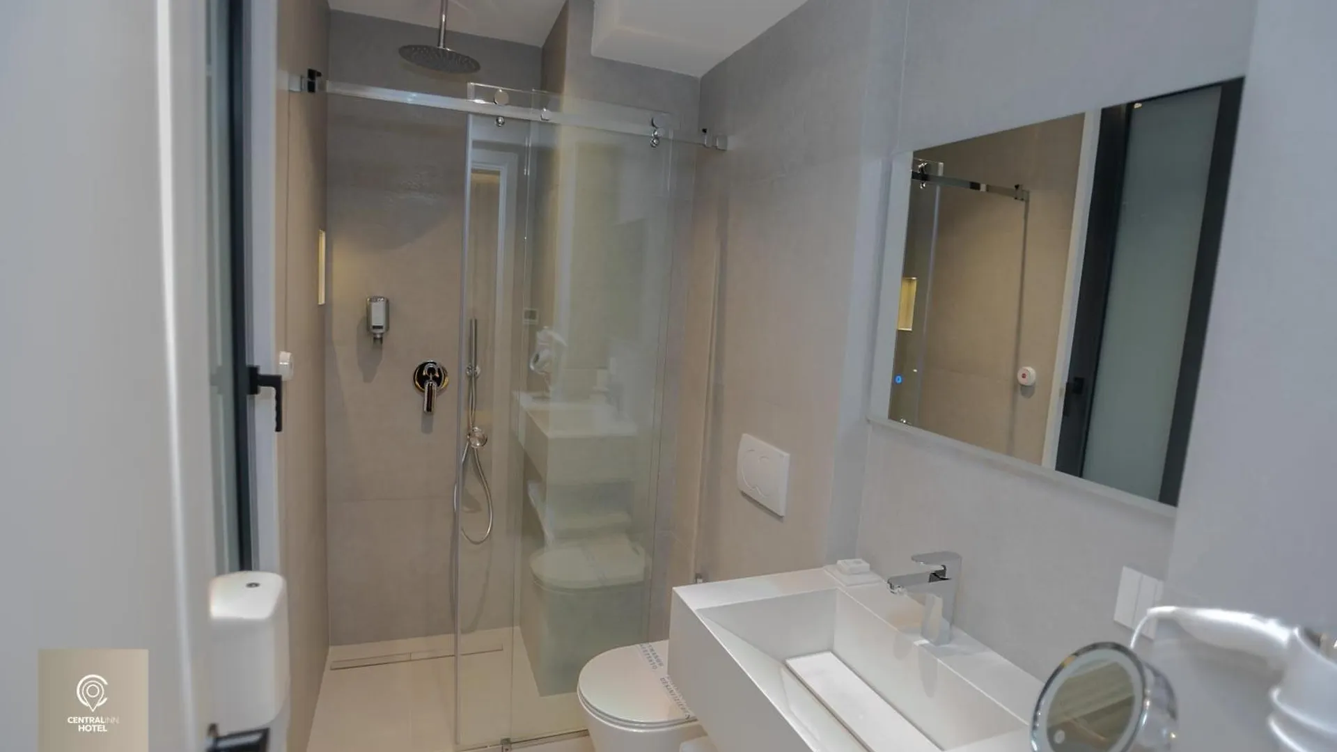 Central Inn Hotel Tirana