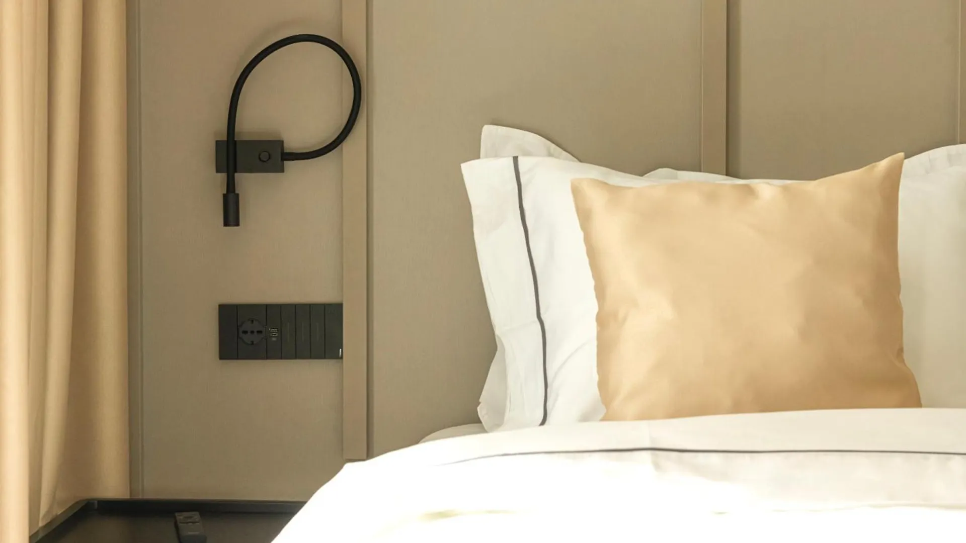 Central Inn Hotel Tirana 4*,  Albania